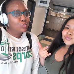 Meet your Posher, Lanaja